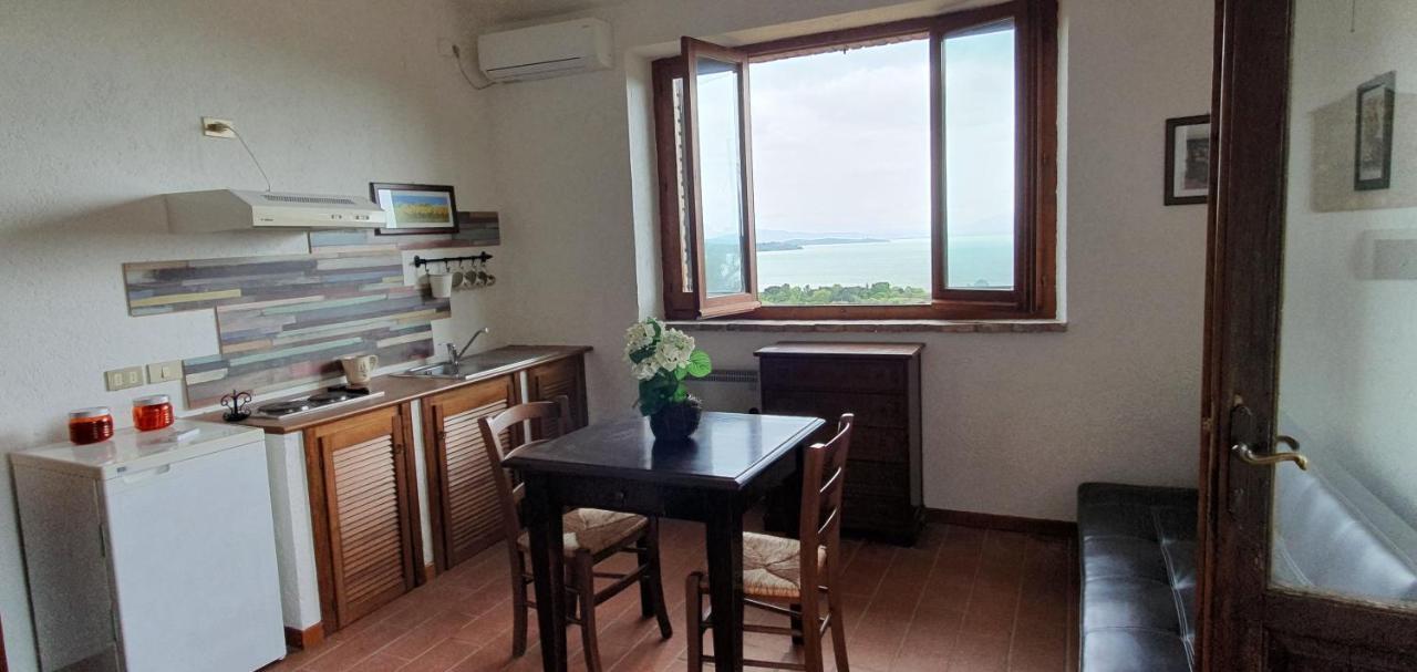 Poloturisticoumbria Rustico Con Piscina Vista Lago 파시냐노술트라시메노 외부 사진